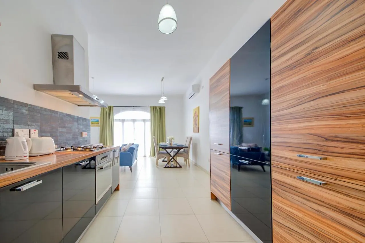 St Julians 2 Bedroom Apartment With Commanding Seaviews By Shortletsmalta Saint Julian's 몰타